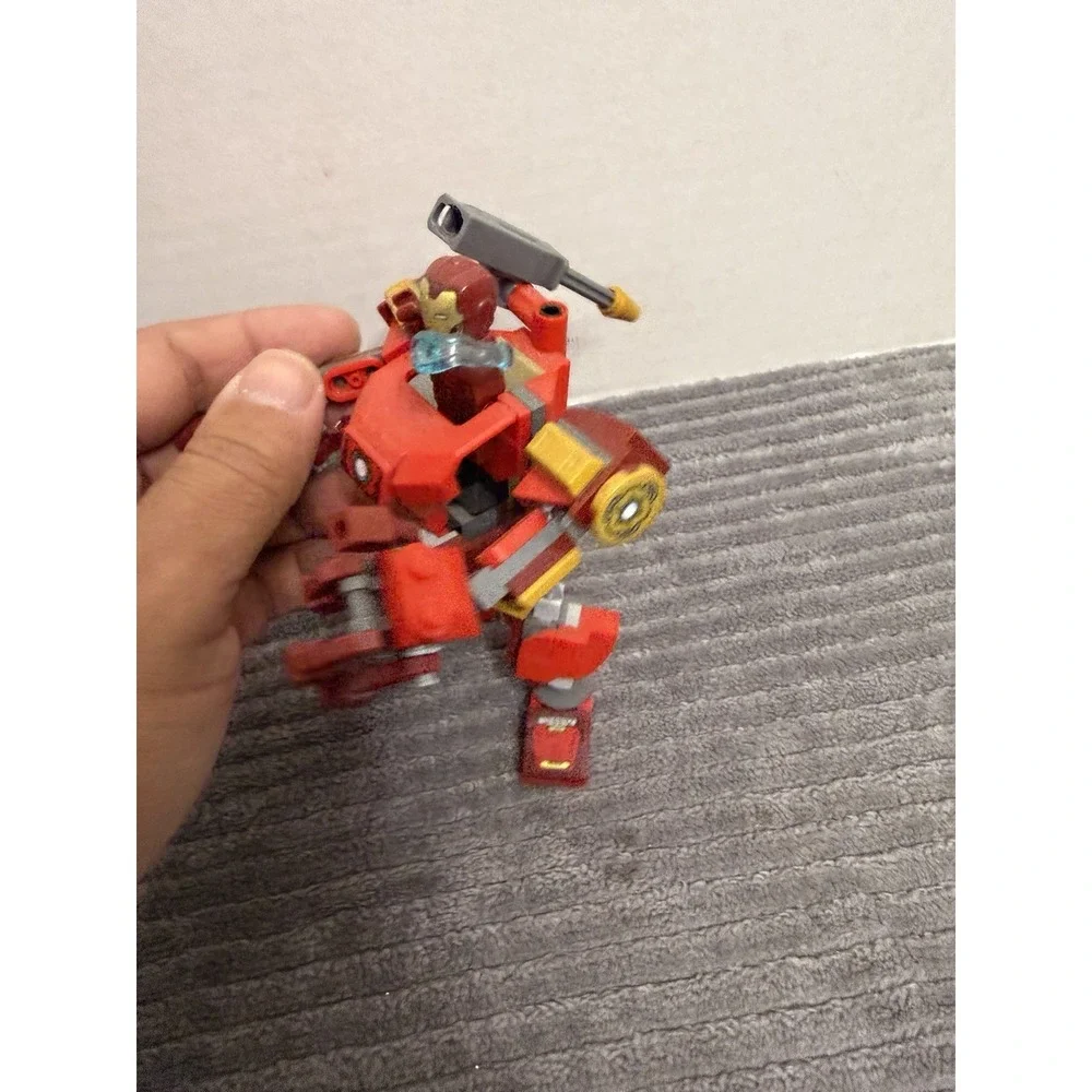 LEGO 76140 - Super Heroes: Avengers - Iron Man Mech - Not Complete